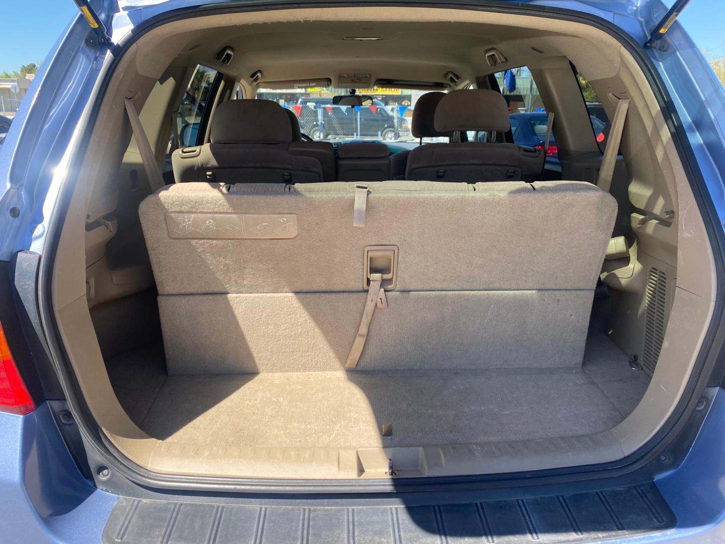 2008 Toyota Highlander Base 4WD (JTEES41A682) with an 3.5L V6 DOHC 24V engine, 5-Speed Automatic Overdrive transmission, located at 44356 Date Ave., Lancaster, CA, 93534, (661) 945-6555, 34.688919, -118.139374 - Photo#4